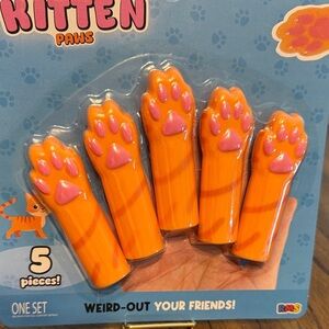 Handful of Kittens 5 Kitten Paws Finger Puppets
